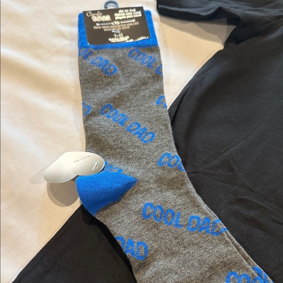 Men's Black 'Dad' T-Shirt with 3 Pair Colorful Socks Set Dad Gift Mens - Picture 2 of 16